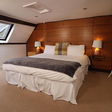 The Castle Hotel Llandovery Esterno foto