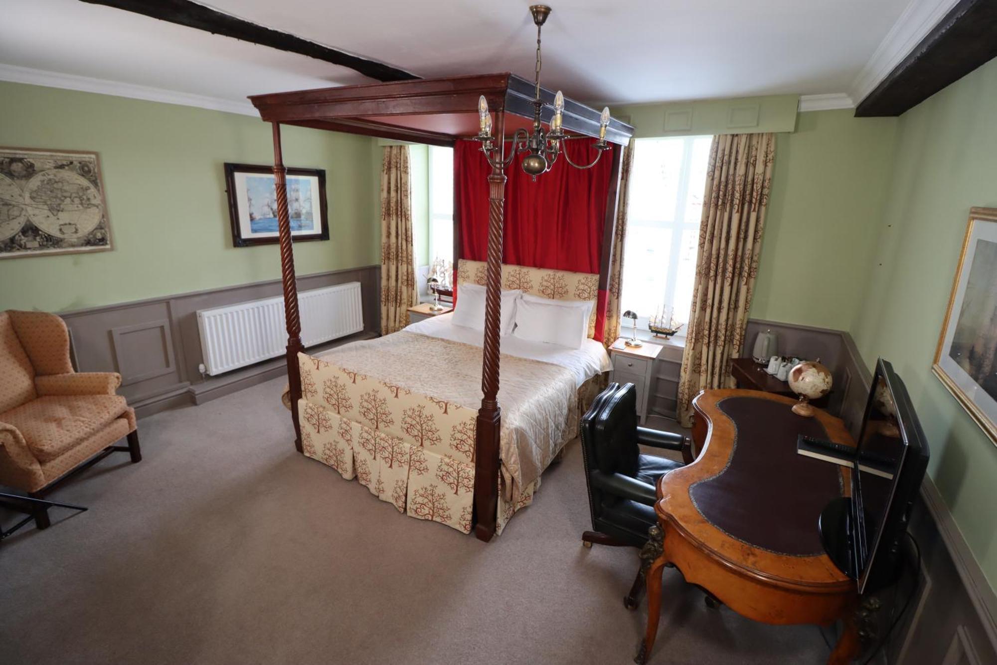 The Castle Hotel Llandovery Esterno foto
