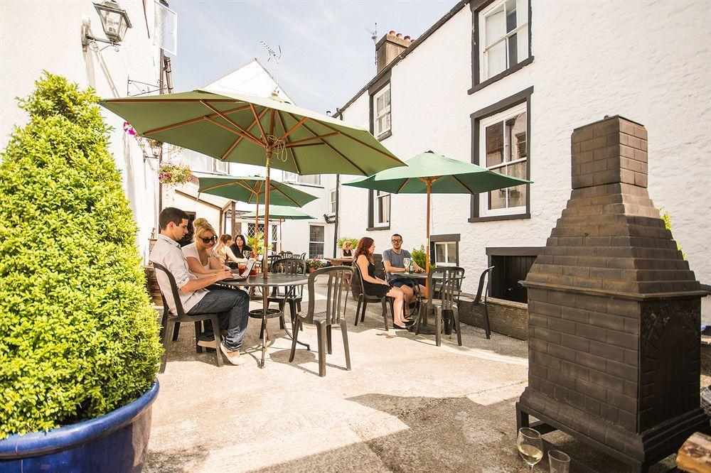 The Castle Hotel Llandovery Esterno foto
