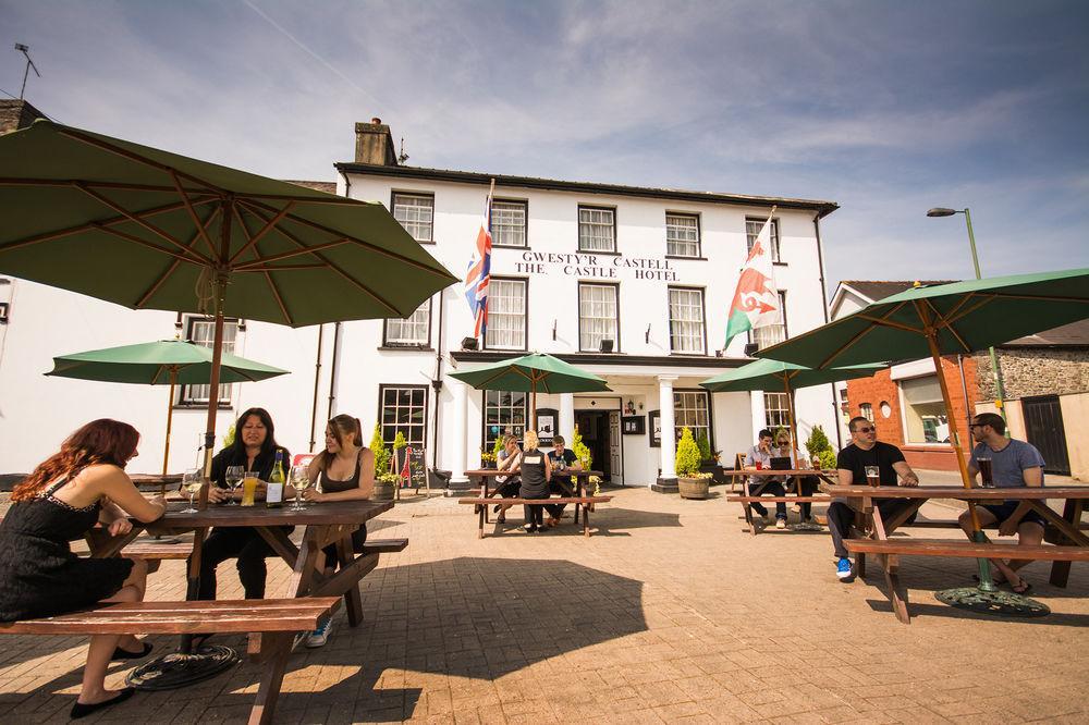 The Castle Hotel Llandovery Esterno foto